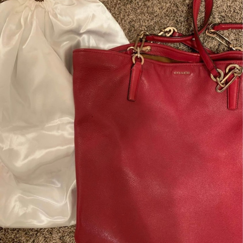 Red Vintage Coach Bag - Picture 2 of 5
